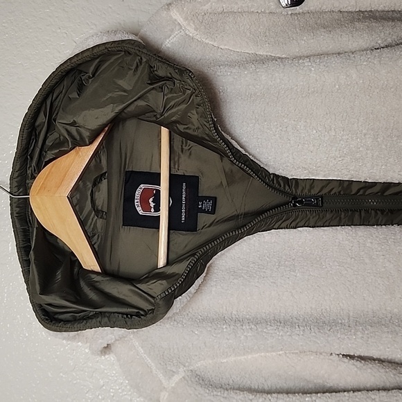 1 Madison Expedition Heritage Edition Teddy Sherpa Jacket in Cream/Olive - Picture 7 of 14